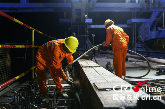琅勃拉邦湄公河特大桥成功合龙 中老铁路建设取得重大进展