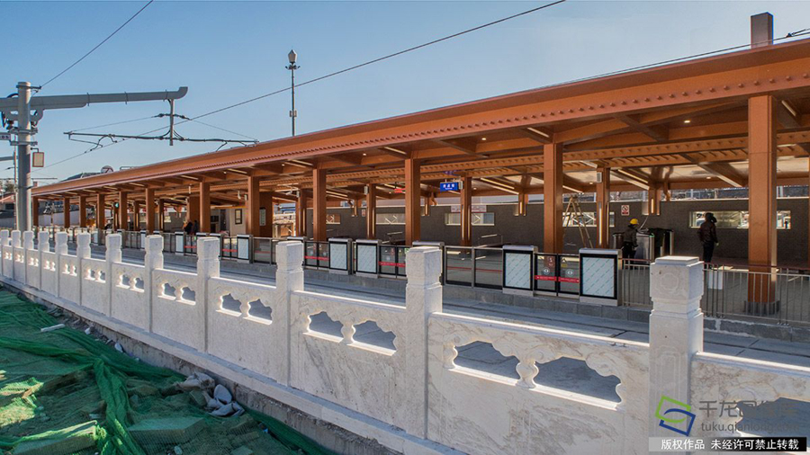 北京地下鉄西郊線の終着駅　香山駅の工事完成