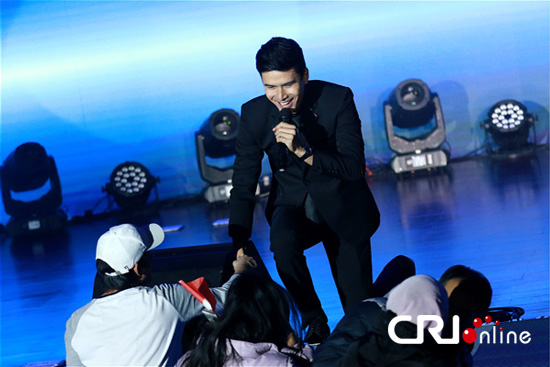 Christian Bautista, tinilian, dinumog sa 2017 China ASEAN Friendship Concert