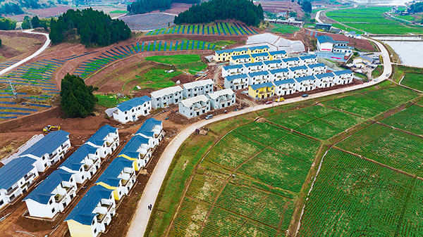 新春走基层|遂宁市安居区:沼气能源再利用 海龙村乡村振兴大有可为_fororder_10建设中的海龙新村(摄影-廖志全)