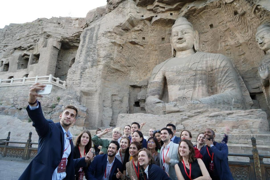 21 Foreign Youths Walk in Datong with Praise_fororder_大同图片3