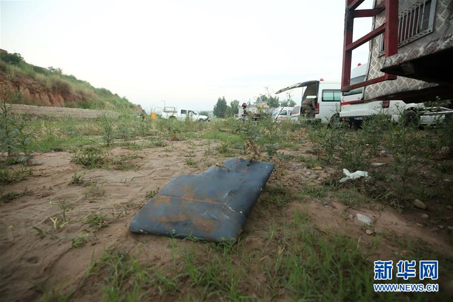 一架小型军用飞机在巴基斯坦坠毁已致17人死亡