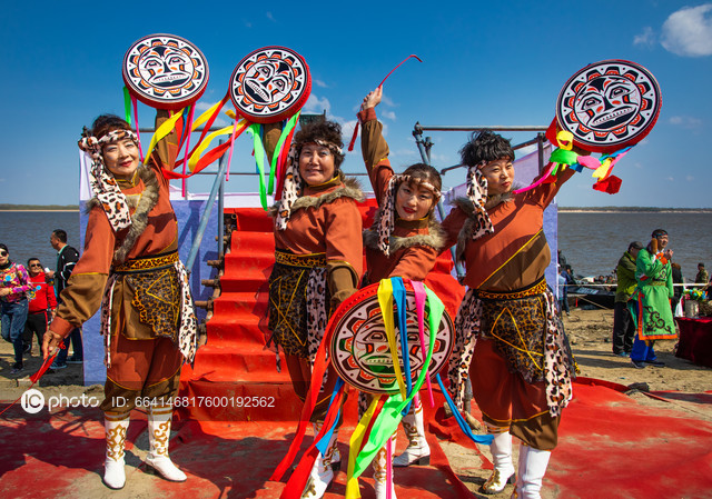 图片默认标题 图片默认标题_fororder_赫哲族萨满跳萨满舞