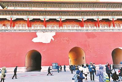 故宫午门墙皮被风吹落：未致人员受伤 将全面排查安全隐患