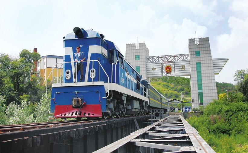 中国图们至朝鲜七宝山铁路旅游线路恢复开通