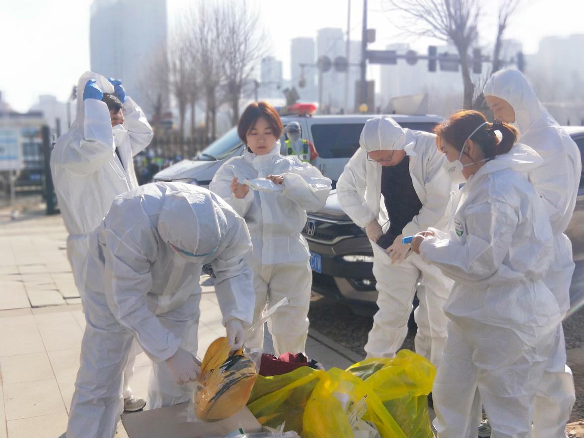 沈阳疾控中心第三党支部:党员承担重任 坚守抗“疫”一线