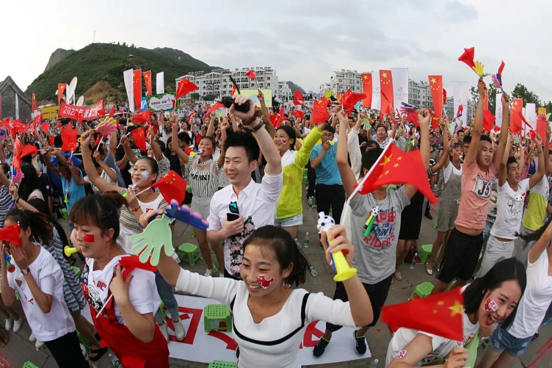 四年前的今天，中国沸腾了！