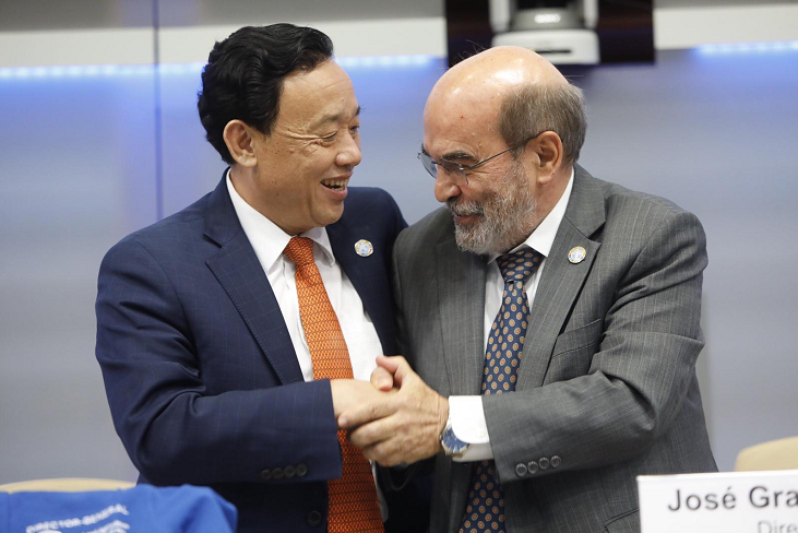 屈冬玉正式接任联合国粮农组织总干事