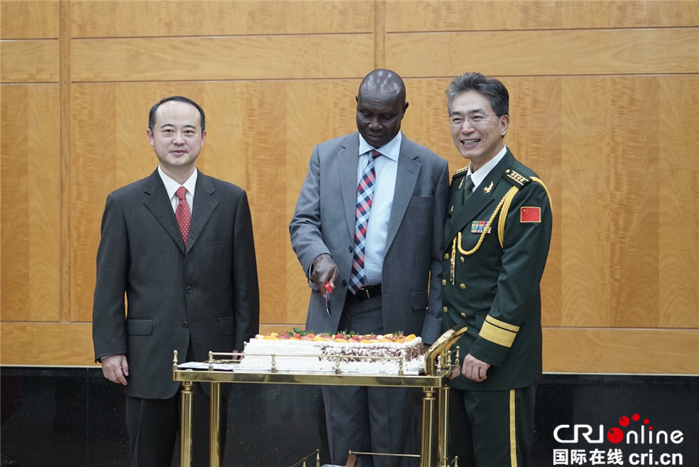 中国驻肯尼亚使馆举办建军节招待会