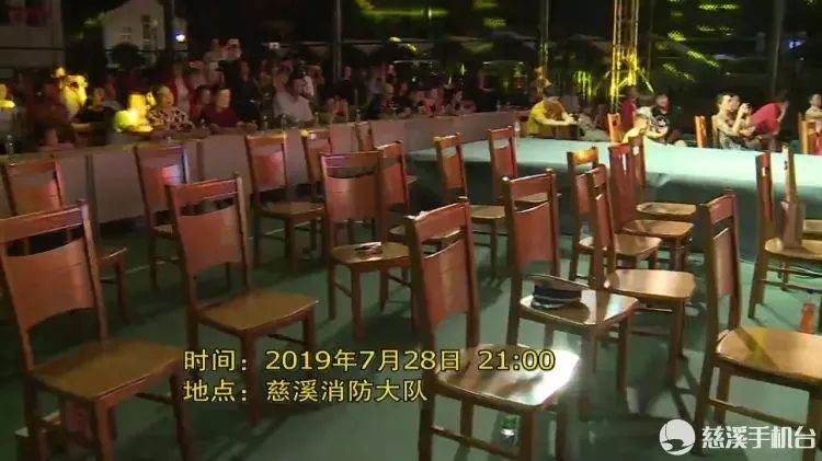 看哭！台上表演，台下却空无一人......