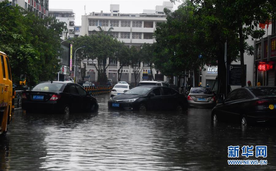 台风“韦帕”登陆海南(组图)