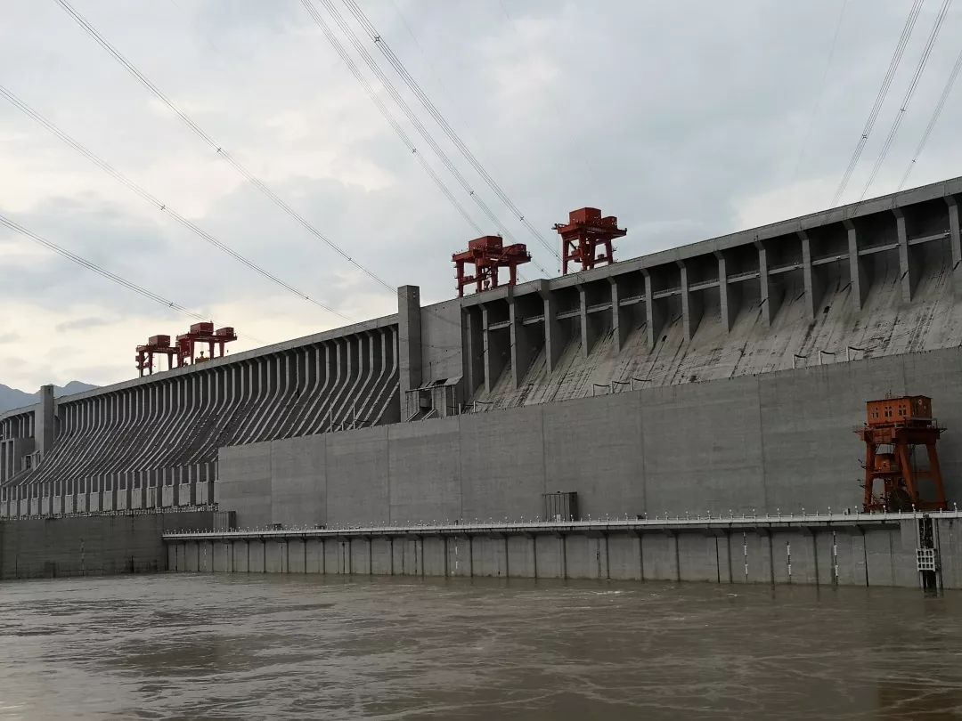 在长江上建大坝，中国计划了100年，要用500年！