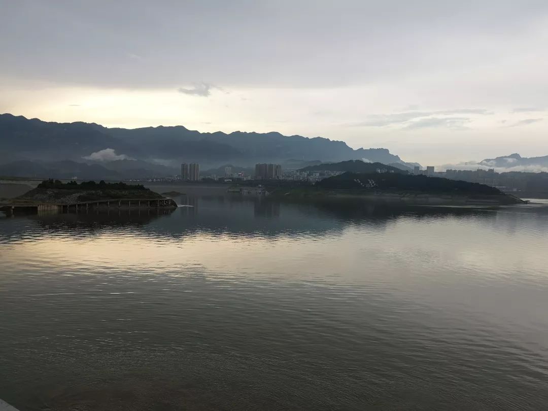 在长江上建大坝，中国计划了100年，要用500年！