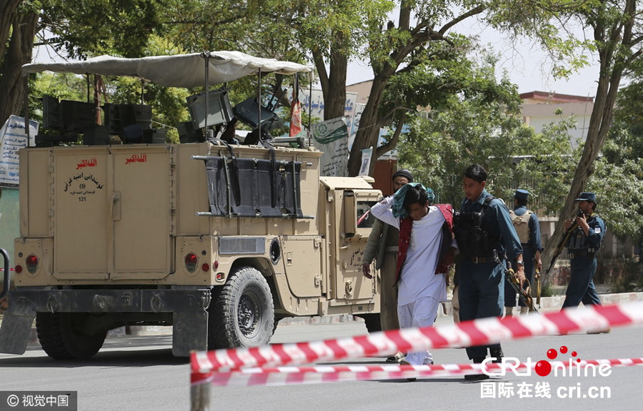 阿富汗塔利班扮警察袭击法院 造成5人死亡(组图)