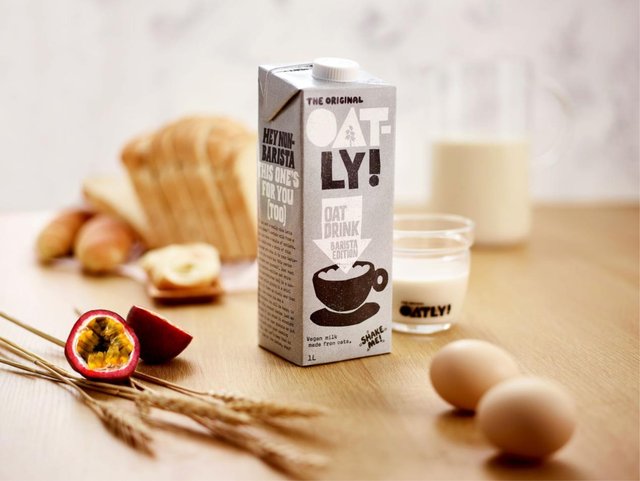 网红燕麦奶oatly噢麦力均衡营养更健康