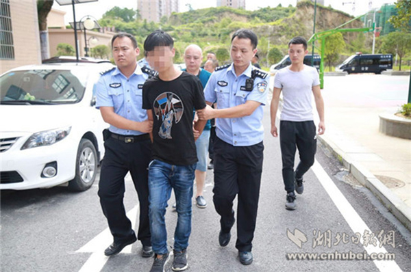 湖北射钉枪案嫌犯看守所自杀 曾杀害两名男子