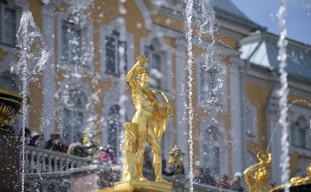 俄罗斯圣彼得堡夏宫3日起向游客开放