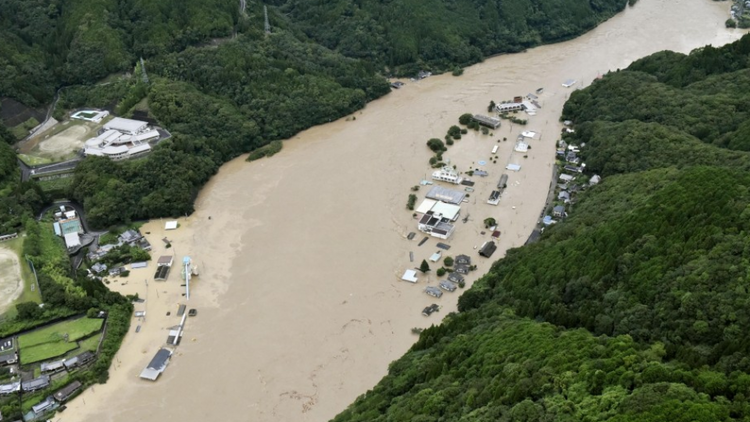 日本熊本县暴雨造成15人死亡