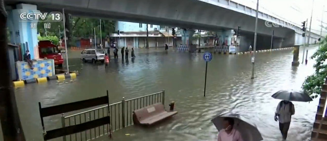 印度孟买遭遇强降雨