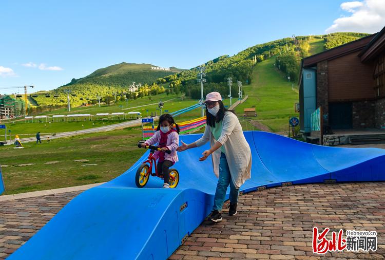 滑雪场期盼“夏热”！河北省滑雪场纷纷发力夏季运营