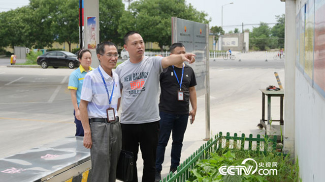热血守护只为万家幸福 30年如一日 他的身影总是冲锋在前