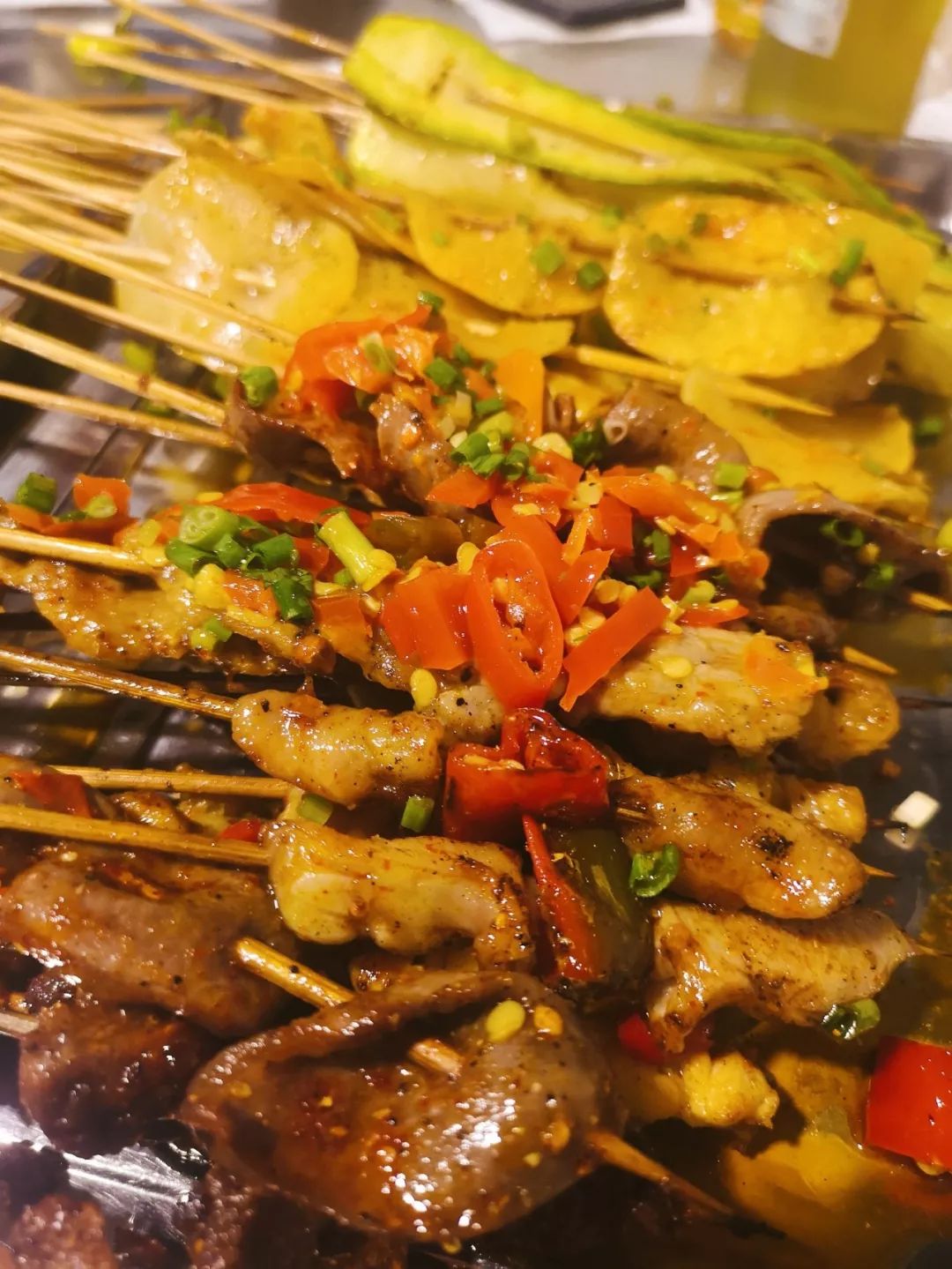 睡什么睡，起来嗨！中国“夜经济”，真热！