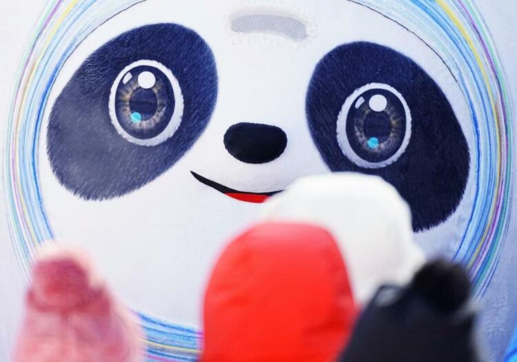 一起向未来 | 跟着“冰墩墩”看冬奥：这里是可爱的中国