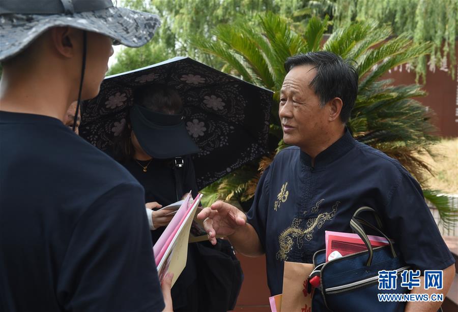 没有墓碑，却有丰碑——洪湖畔的永恒哀思