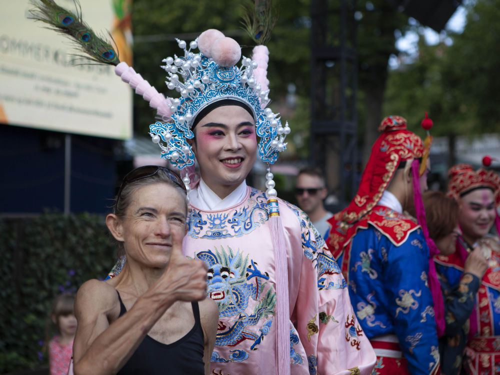 中国戏曲走进哥本哈根歌剧节 “翎子功”撩动观众心弦