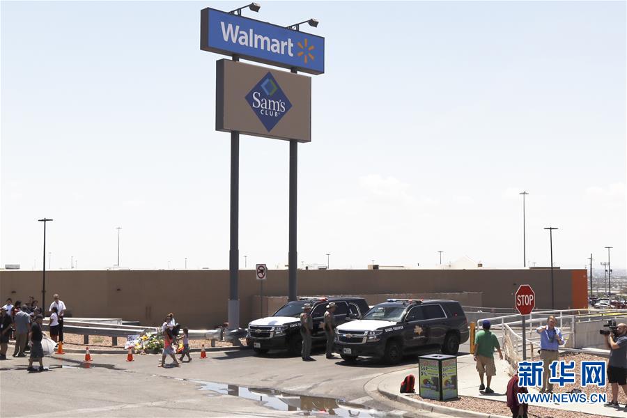 美国执法部门得州枪击案后现场取证