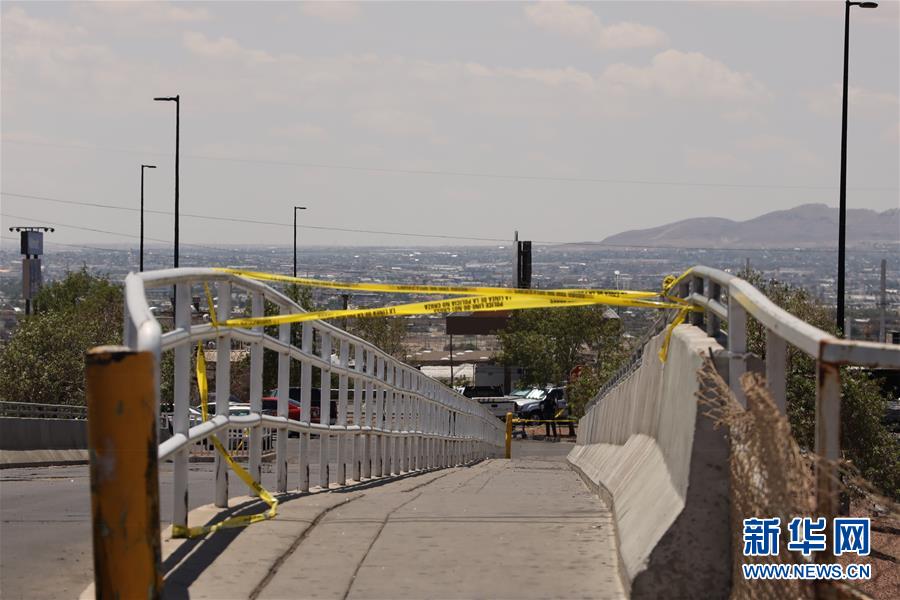 美国执法部门得州枪击案后现场取证