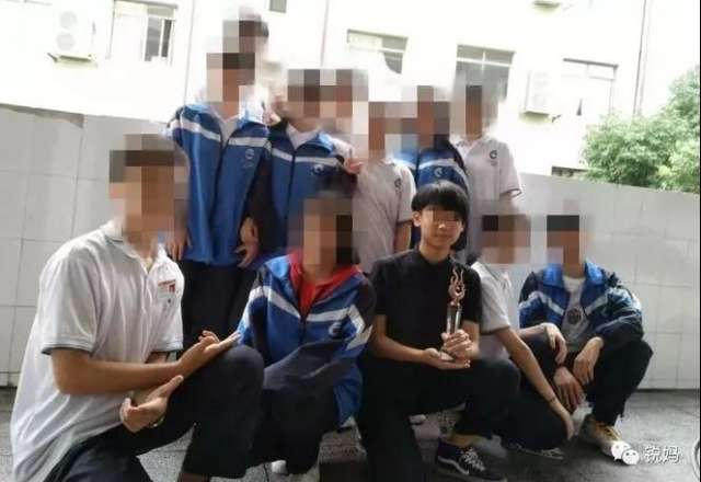 调查：湘潭&quot;双面少年&quot;跳楼 遗书称老师翻学生私人物品