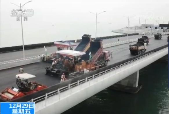 港珠澳大桥主体工程桥面铺装全部完成