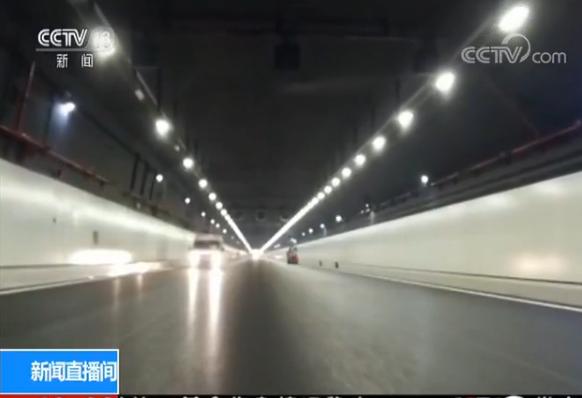 港珠澳大桥主体工程桥面铺装全部完成