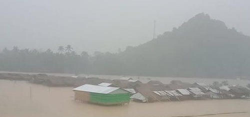 缅甸若开邦多个难民营遭遇水灾 约1500名难民正向安全地区转移