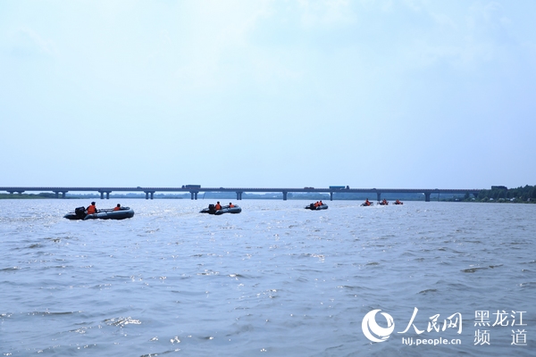 黑龙江省进入主汛期强对流天气多发 森林消防开展水域训练提高救援能力