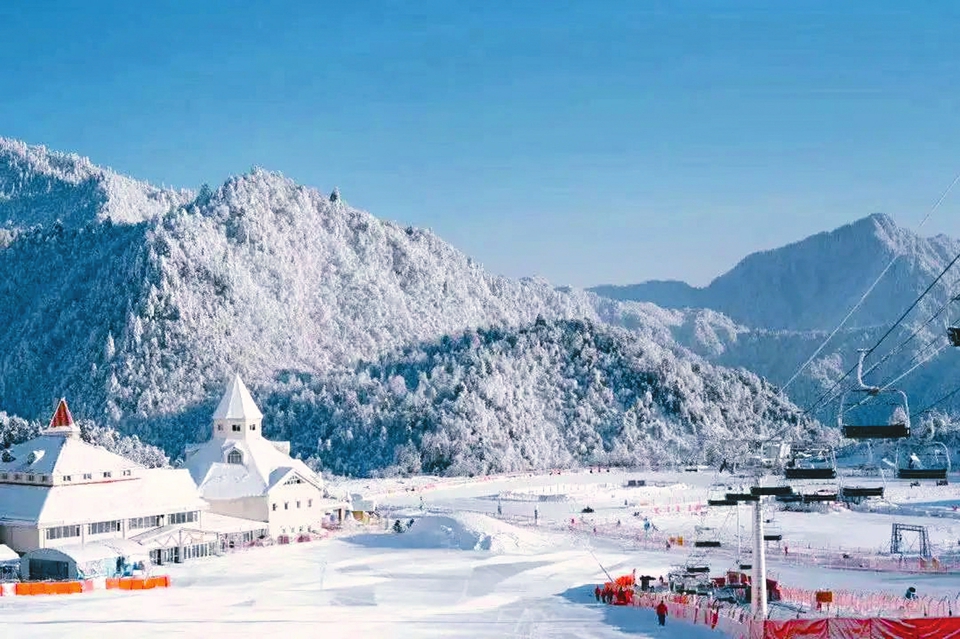 (中首)四川冰雪产业崛起 将建冰雪运动强省