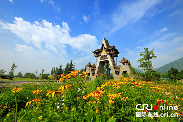 图片默认标题_fororder_【蓝天下的青城山门】摄影-向力民-(1