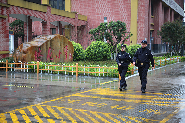 【原创】重庆市九龙坡区交巡警发布重点学校周边道路交通提醒_fororder_图片2