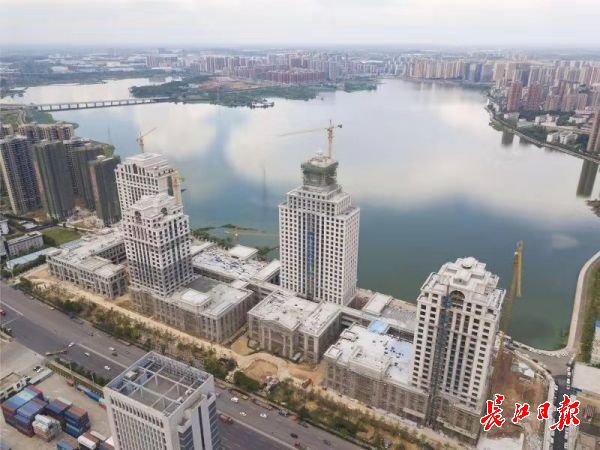 日本媒体团考察阳逻港 为武汉国际化水平点赞