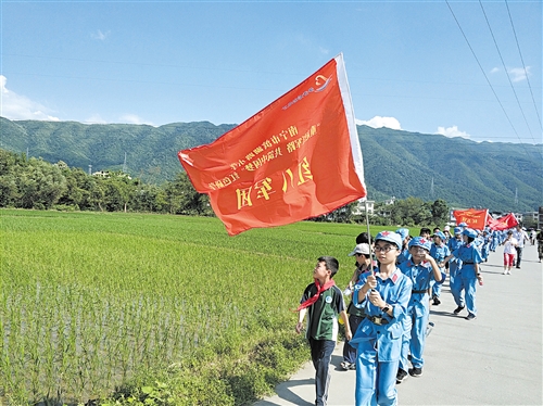 南宁多所学校举行丰富多彩积极向上研学活动