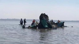 缅甸空军一架战斗机坠毁 搜救队在湖中发现飞机残骸