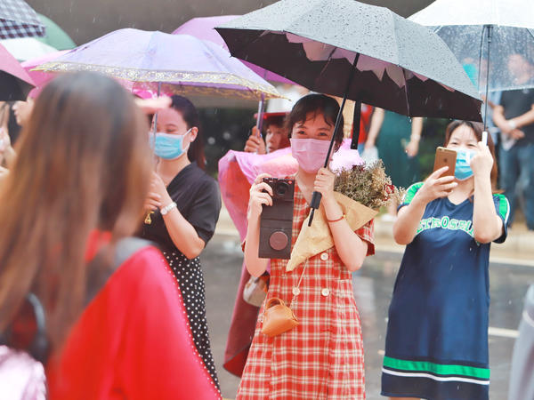 【城市远洋】走出考场那一刻 遇见最好的你们