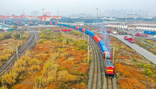 China-Europe Railway Express (Chengdu-Chongqing) Ran over 4,800 Trains in Its First Year, Reaching More Than 100 European Cities_fororder_1