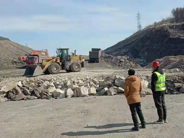 丹阿公路鸡西滴道至兴凯湖机场段改扩建工程全面复工