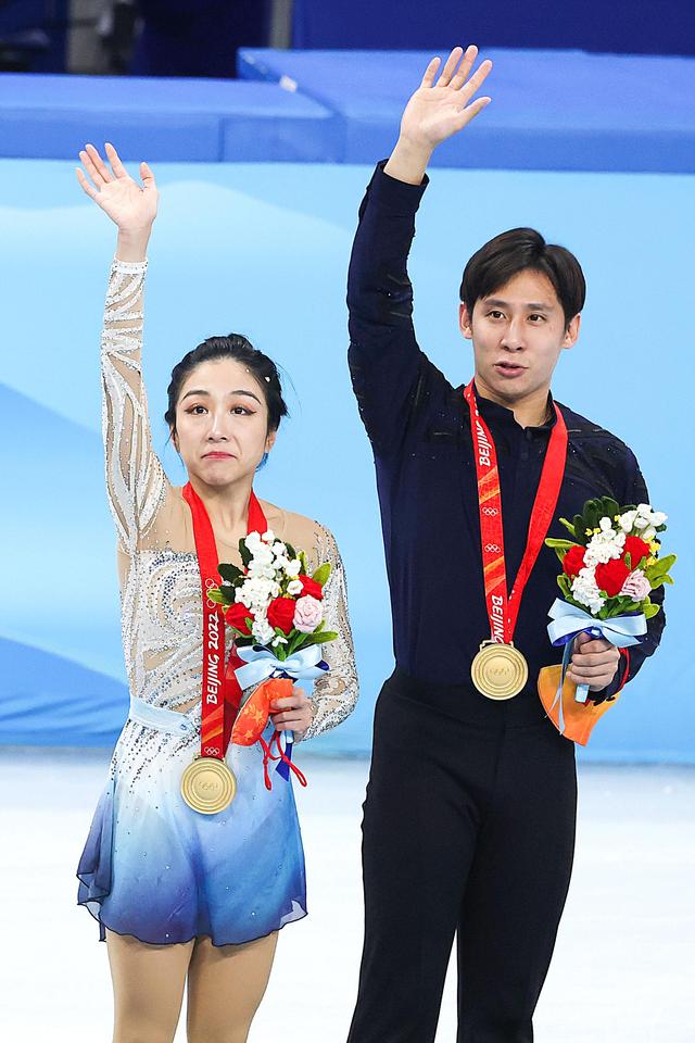 Cặp vận động viên Trung Quốc Tùy Văn Tĩnh và Hàn Thông đoạt chức vô địch trong nội dung trượt băng nghệ thuật đôi Cặp vận động viên Trung Quốc Tùy Văn Tĩnh và Hàn Thông đoạt chức vô địch trong nội dung trượt băng nghệ thuật đôi_fororder_隋文静韩聪2