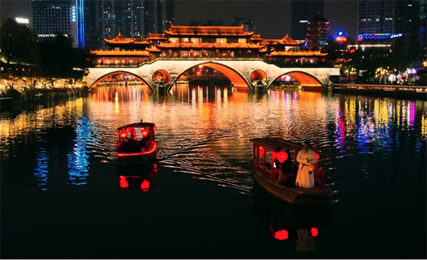 "Night Tour in Jinjiang" Provides Tourists with Happy Experience of Chinese New Year in Chengdu_fororder_1
