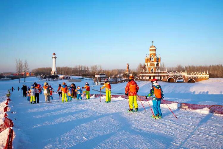冬奥热带动哈尔滨“冰雪热”！南方俱乐部700人的滑雪团安排上