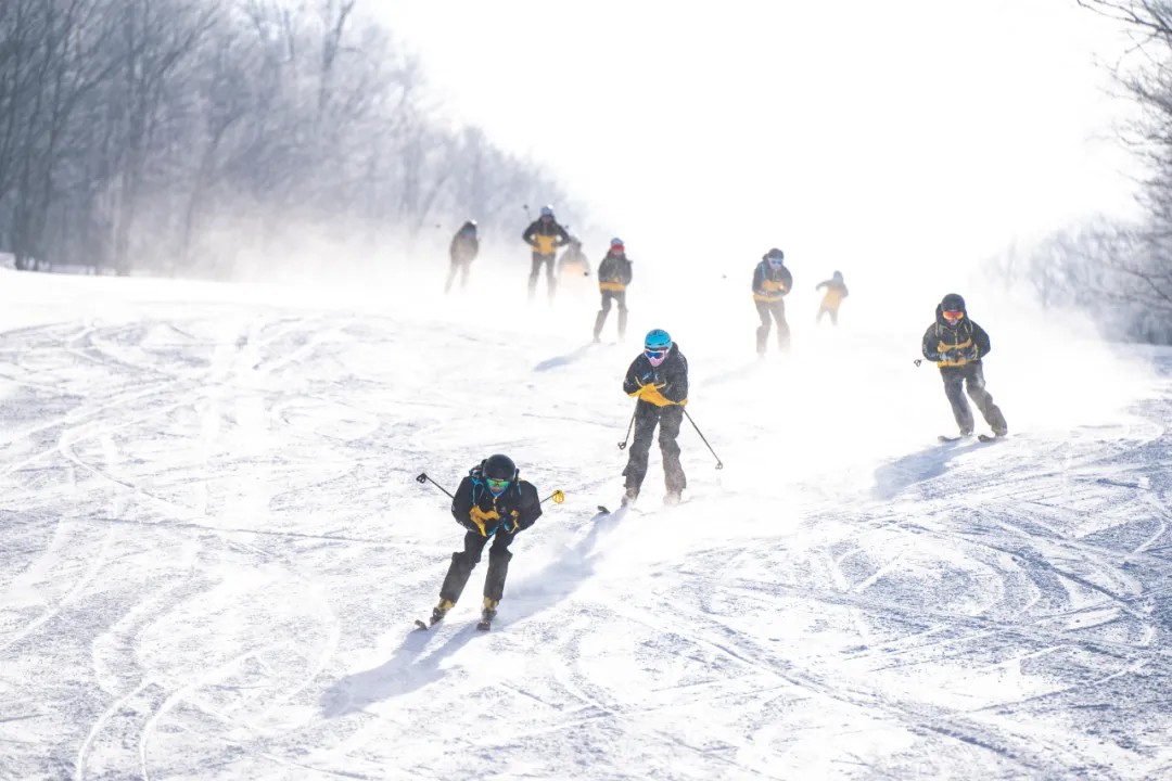 随中国滑雪登山队后备力量凯乐石一起感受冰雪盛宴