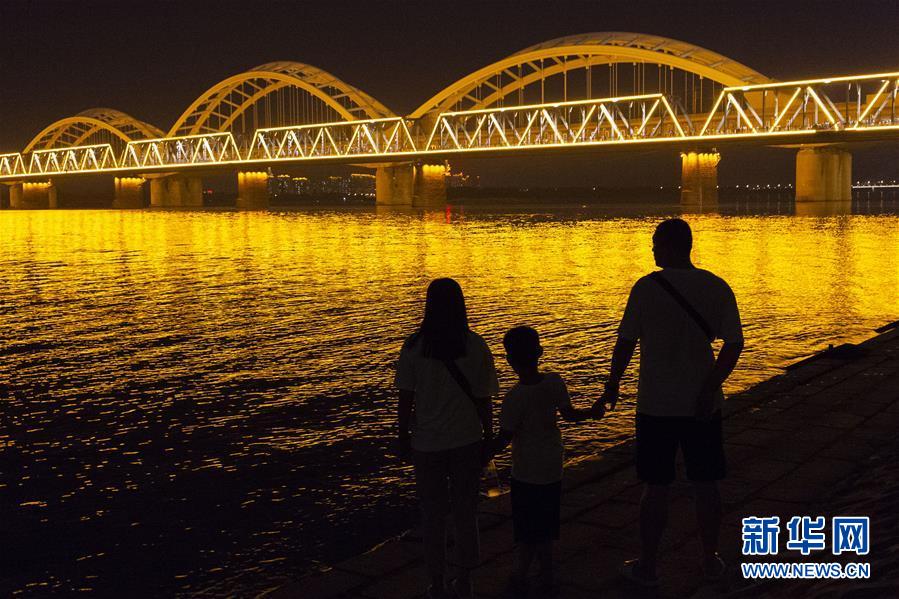 百年“老江桥”成哈尔滨旅游“新名片” 百年“老江桥”成哈尔滨旅游“新名片”